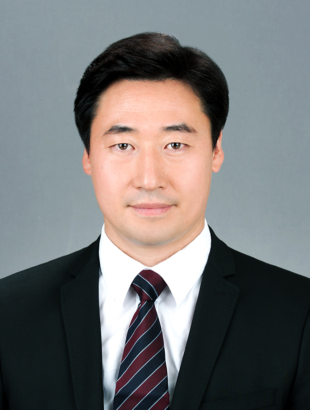 서 유 택 사진